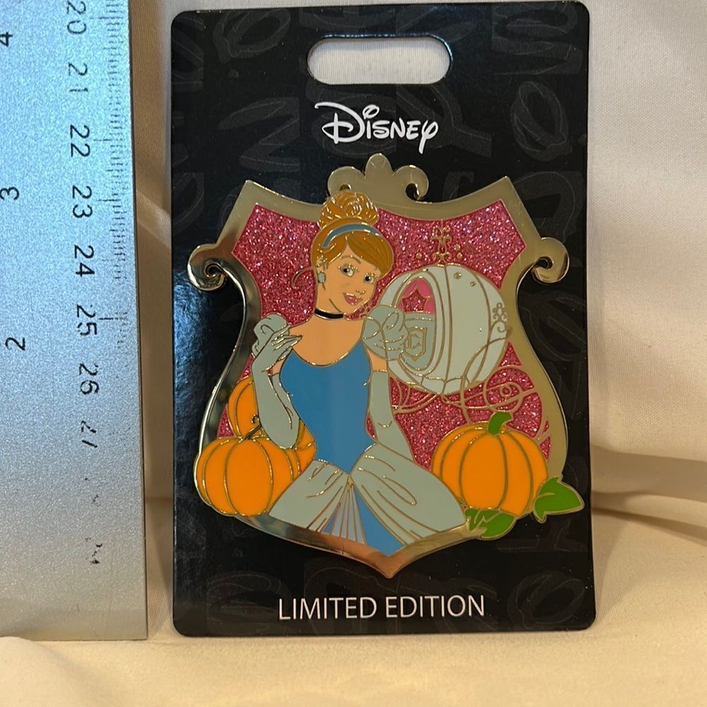 Disney X Cinderella Princess Stories Pin 3” LE 300!! RARE Classic Princess NEW - Picture 3 of 6